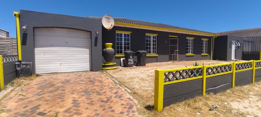 4 Bedroom Property for Sale in Strandfontein Western Cape
